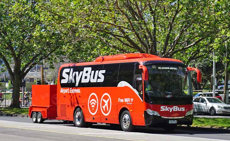 Skybus King Long 6900AU 3